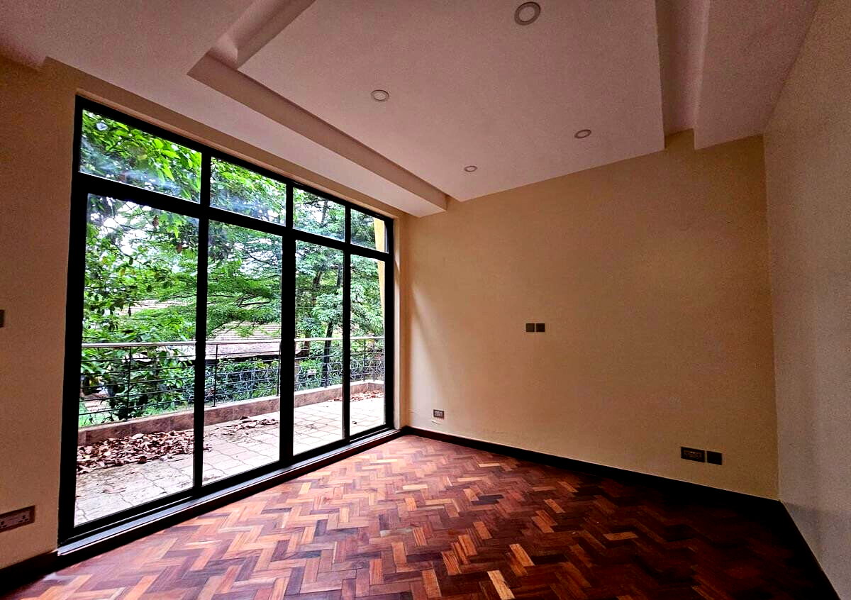 5-Ensuite Townhouse with Rooftop Garden & 2 DSQs - Lavington