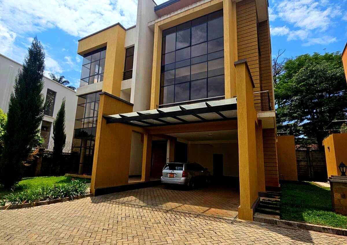 5-Ensuite Townhouse with Rooftop Garden & 2 DSQs - Lavington