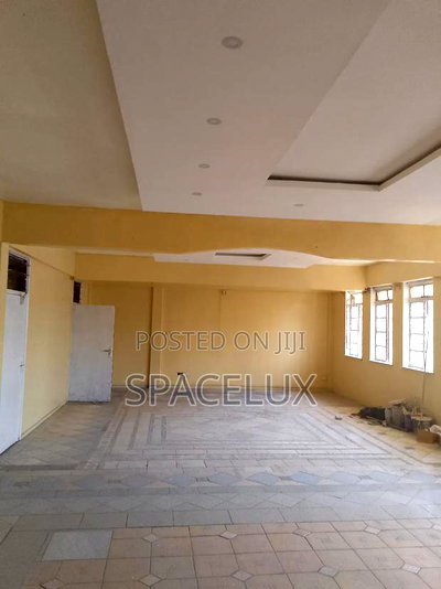 Nice Office CBD Town 1200sqft Size - Image 4