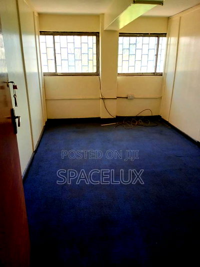 Nice Office CBD Town 1200sqft Size - Image 6