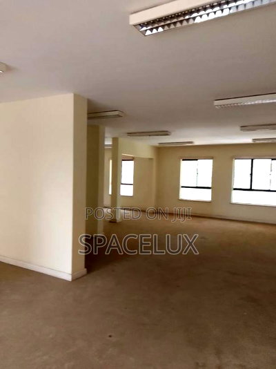 Nice Office CBD Town 1200sqft Size - Image 8