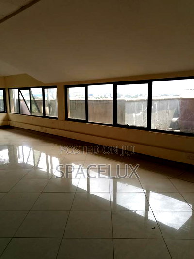 Nice Office CBD Town 1200sqft Size - Image 3