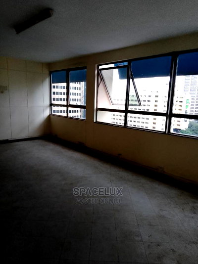 Nice Office CBD Town 1200sqft Size - Image 1