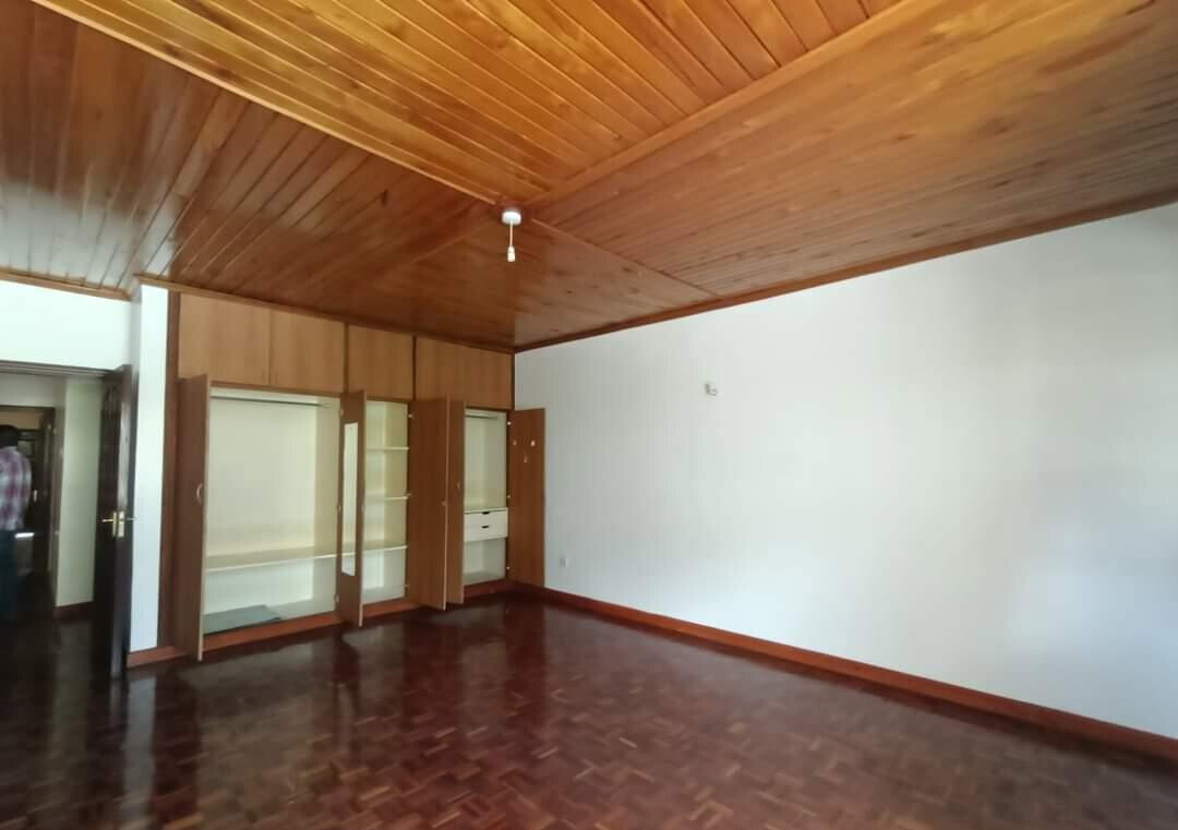 4-Ensuite Townhouse with Pantry & Balcony off Mbaazi Avenue - Lavington