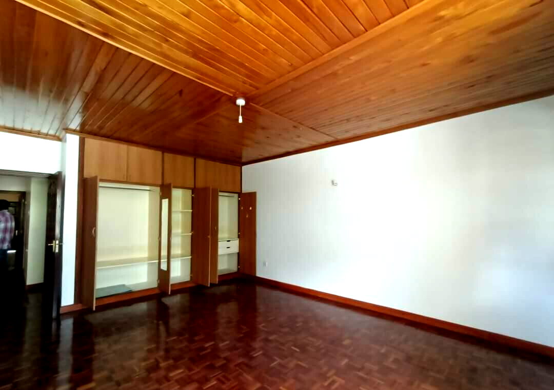 4-Ensuite Townhouse with Pantry & Balcony off Mbaazi Avenue - Lavington