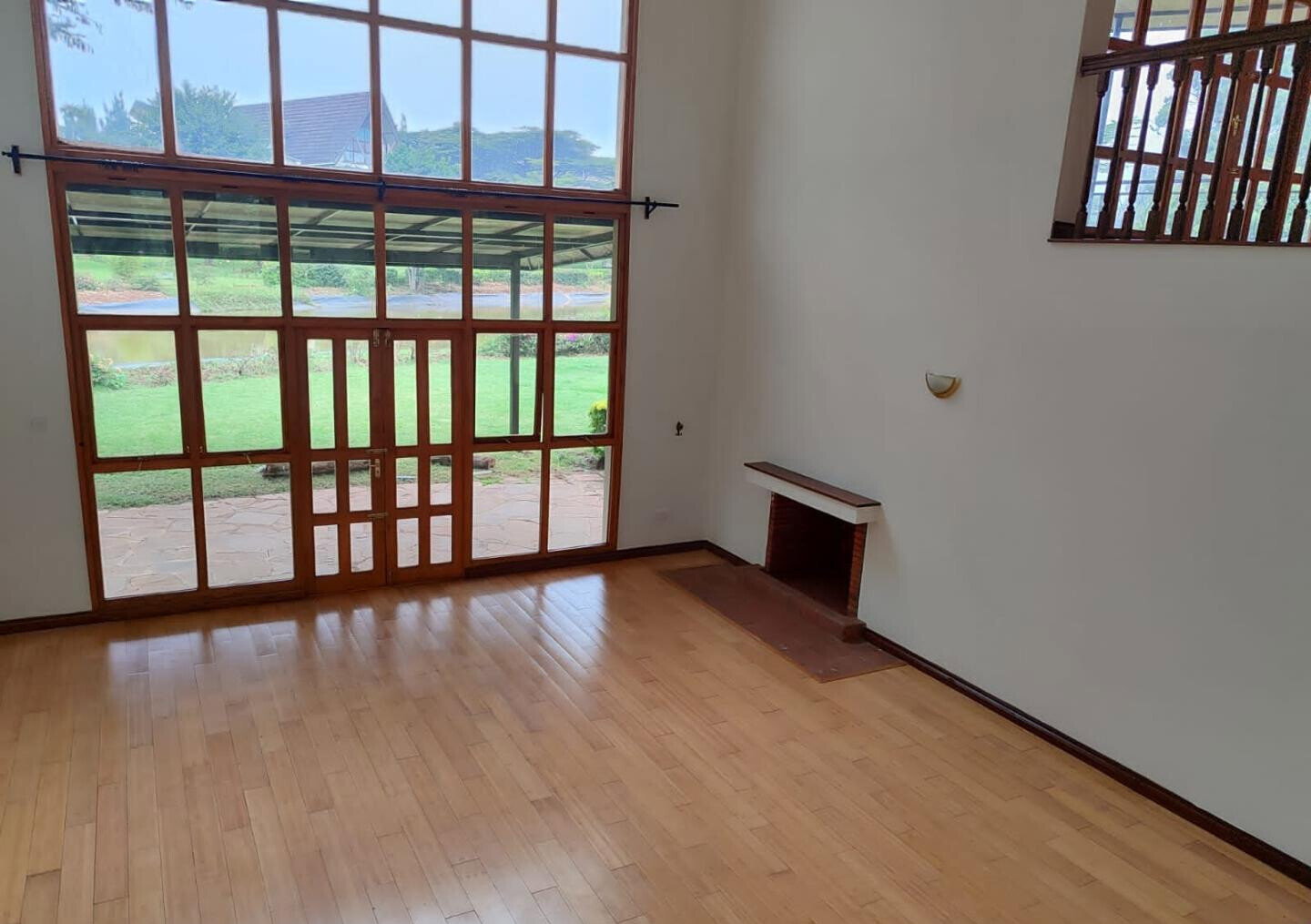 Half-Acre Townhouse with Clubhouse & Backup Power – Karen