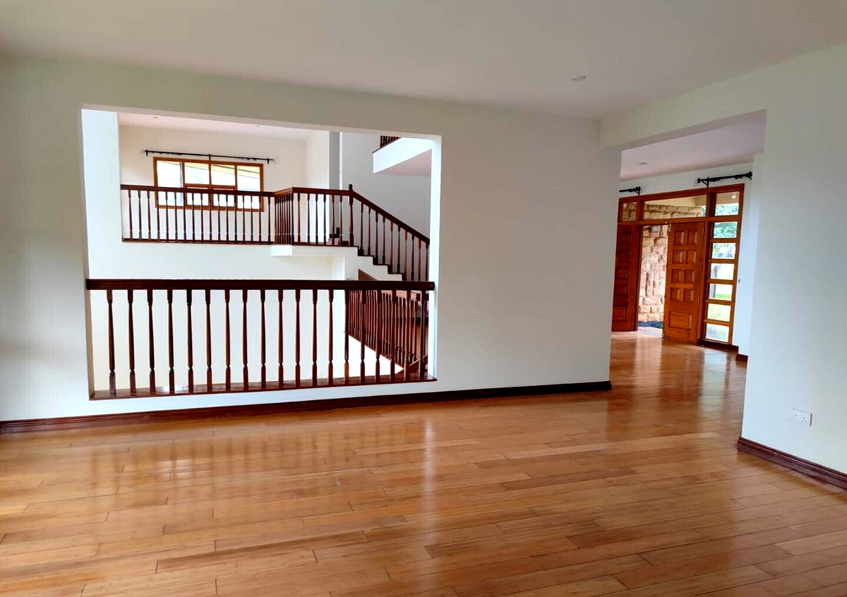 Half-Acre Townhouse with Clubhouse & Backup Power – Karen