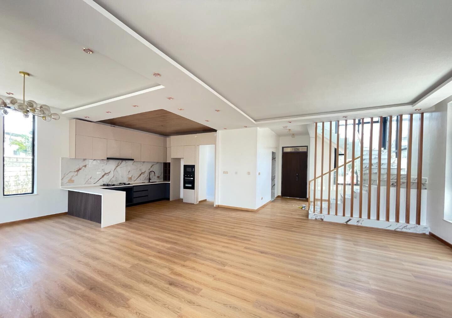 Modern 5-Ensuite Townhouse with DSQ & Private Garden - Lavington