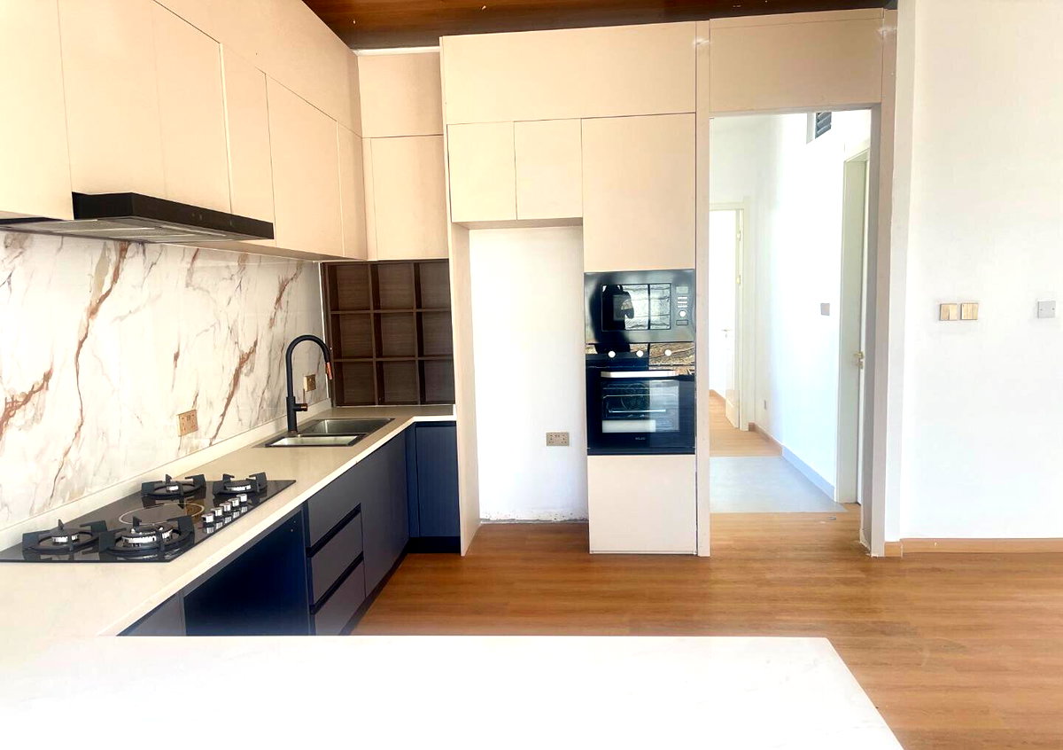 Modern 5-Ensuite Townhouse with DSQ & Private Garden - Lavington