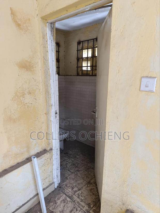 Small Warehouse (900sqft) to Let - Enterprise Rd