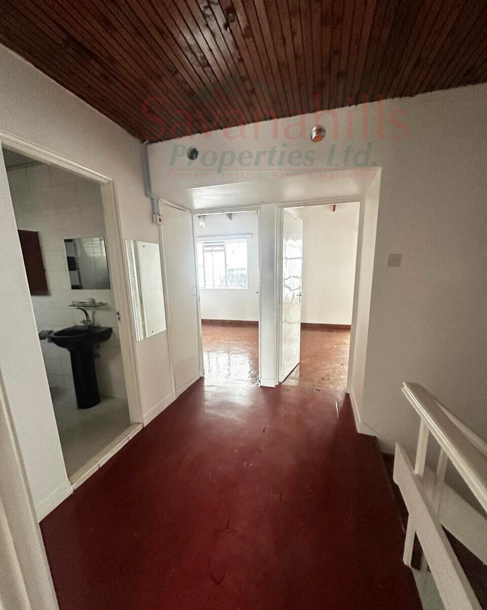 4BR Townhouse with Parking