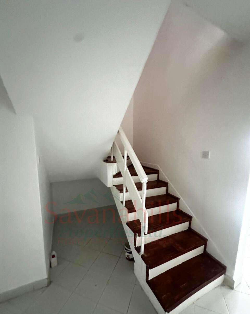 4BR Townhouse with Parking
