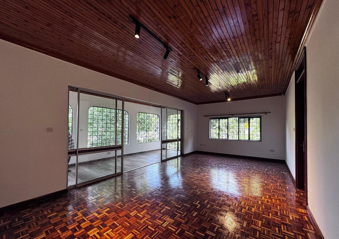 1 Acre 5BR Garden Home