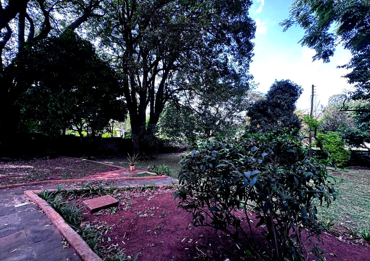 1 Acre 5BR Garden Home