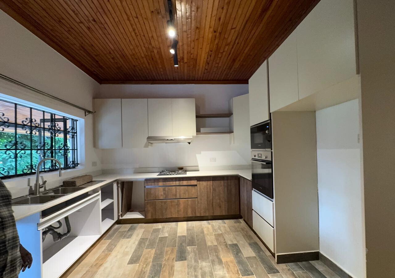 1 Acre 5BR Garden Home