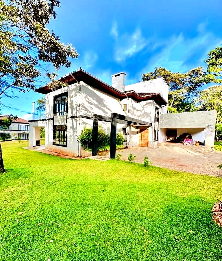5-Ensuite Townhouse with Forest Views & Rental Income – Karen Ololua