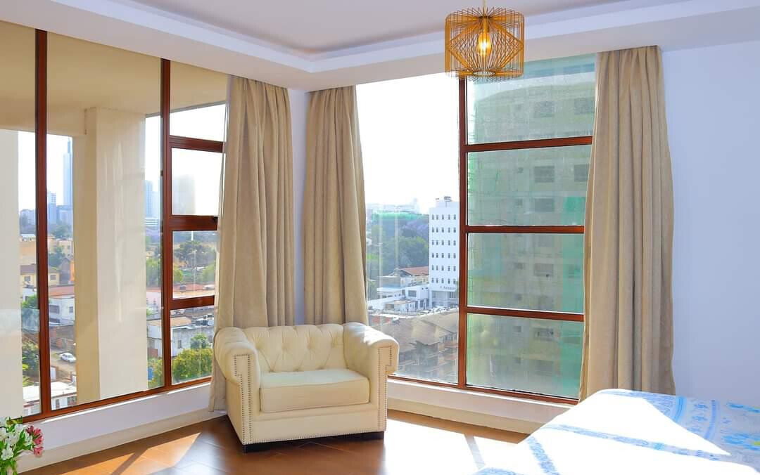 4BR Duplex with Heated Pool & Lift - Parklands