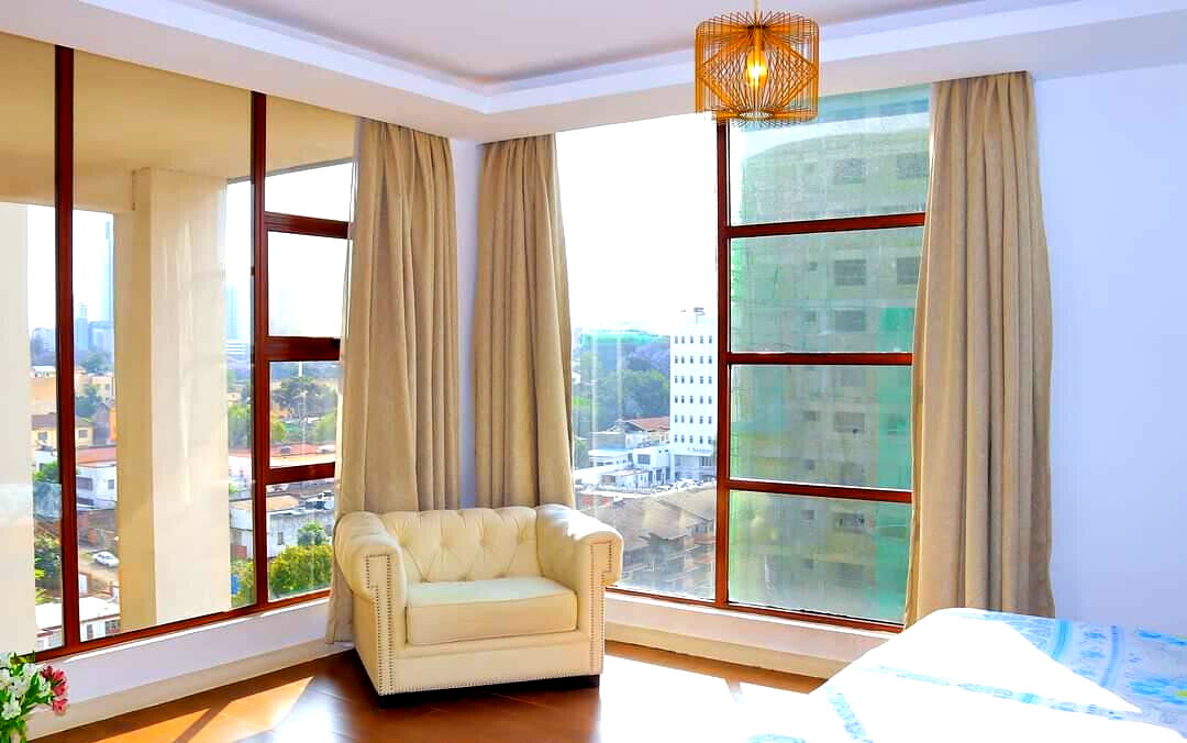 4BR Duplex with Heated Pool & Lift - Parklands