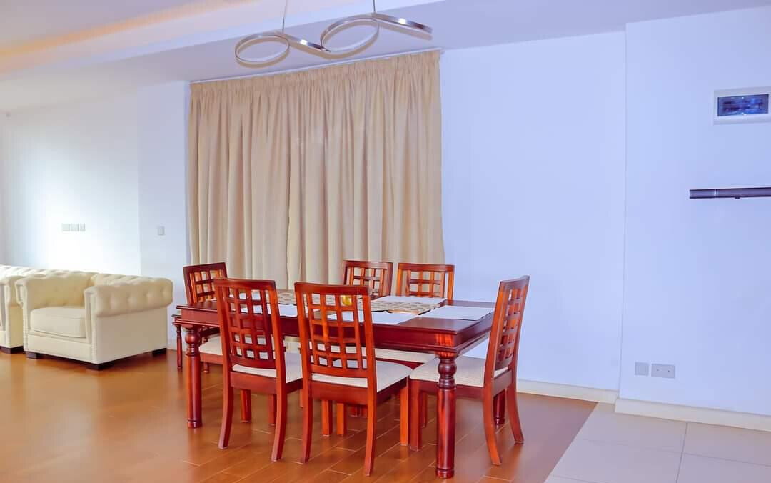 4BR Duplex with Heated Pool & Lift - Parklands