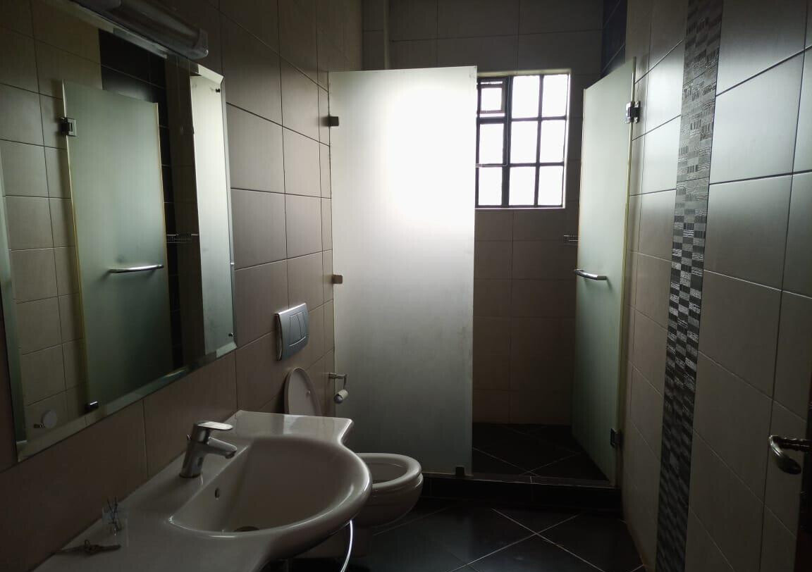 5-Bed Townhouse with Garden & Generator Backup - Westlands