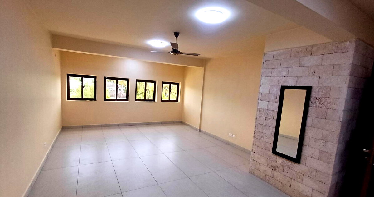 4BR All-Ensuite Apartment with Rooftop Terrace & Jacuzzi - Nyali