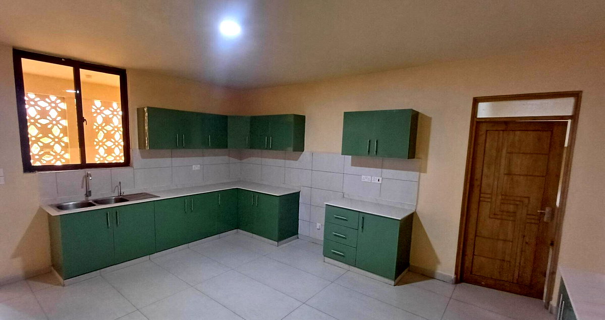 4BR All-Ensuite Apartment with Rooftop Terrace & Jacuzzi - Nyali
