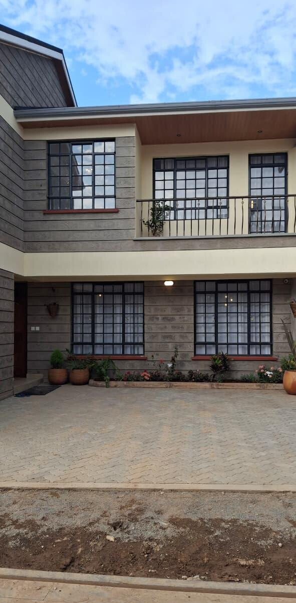 4BR Mansionette with DSQ & Private Balconies - Syokimau