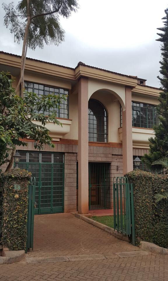 4BR All-Ensuite Townhouse with Private Garden & DSQ - Westlands