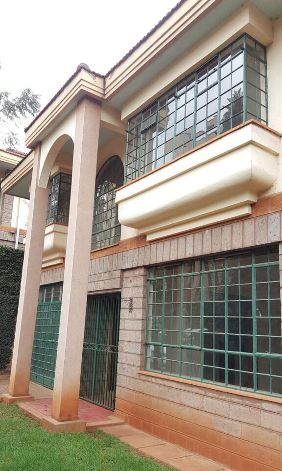4BR All-Ensuite Townhouse with Private Garden & DSQ - Westlands