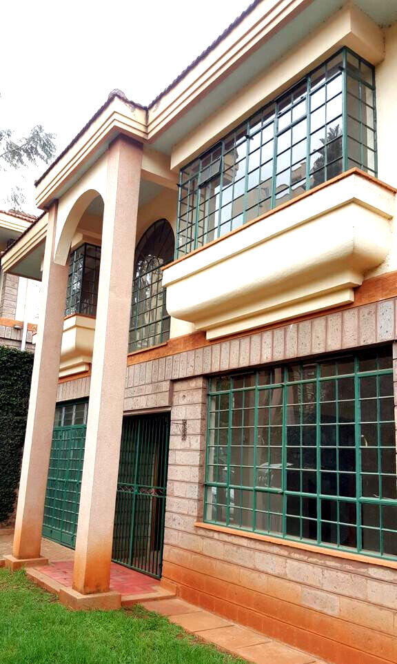 4BR All-Ensuite Townhouse with Private Garden & DSQ - Westlands