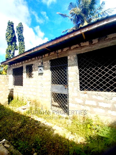 2bdrm Bungalow in Bamburi for sale - Image 6