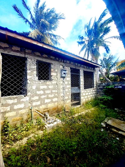 2bdrm Bungalow in Bamburi for sale - Image 7