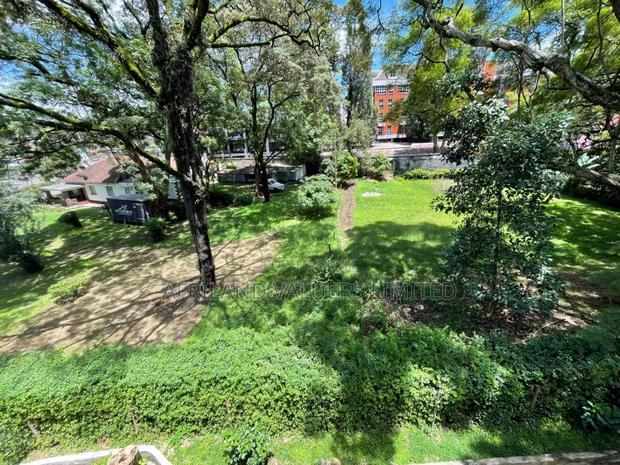 3bdrm Apartment in Upperhill for rent