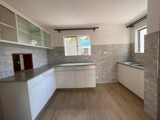 3bdrm Apartment in Upperhill for rent