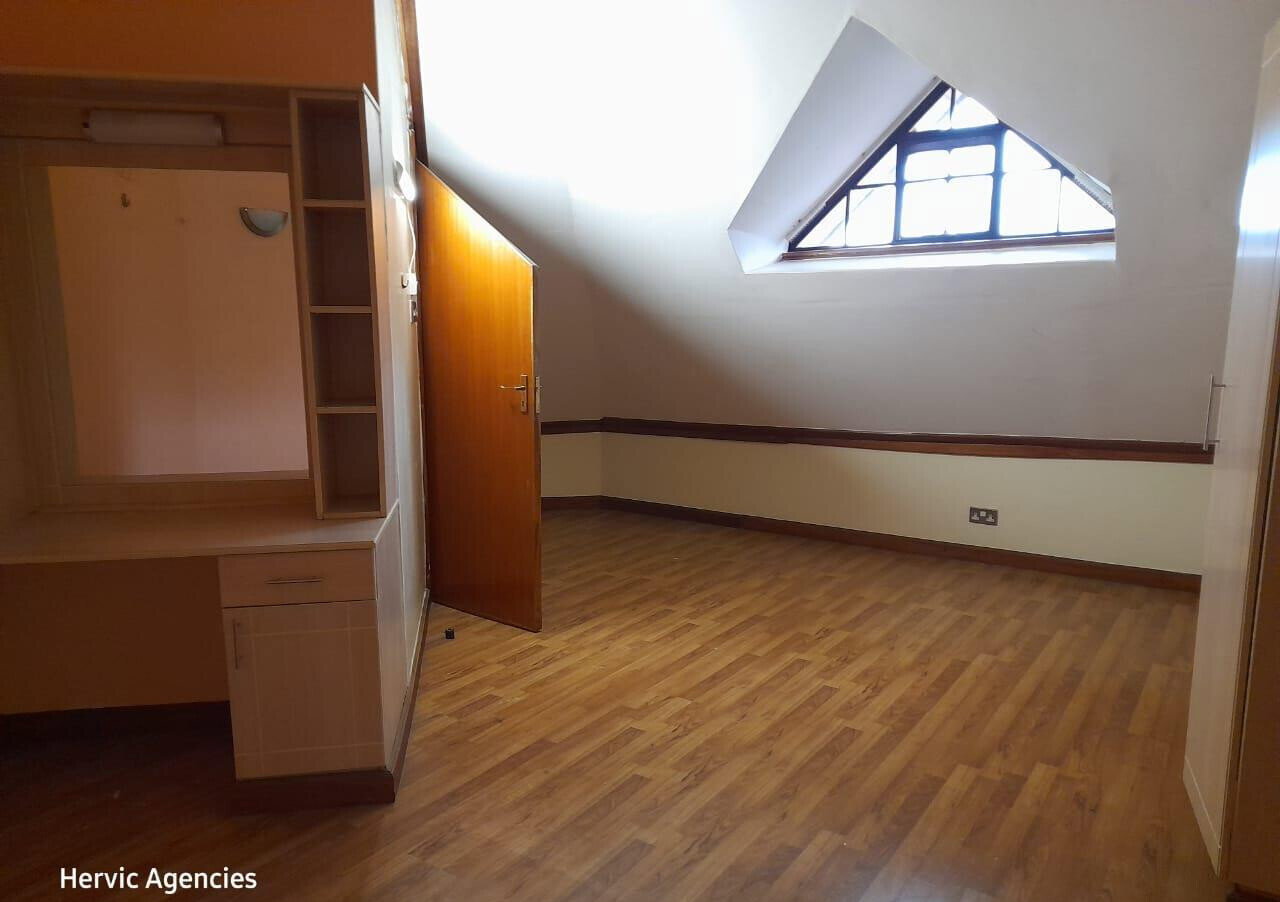 3BR Family Home with Backup Power & Ample Parking - Kileleshwa