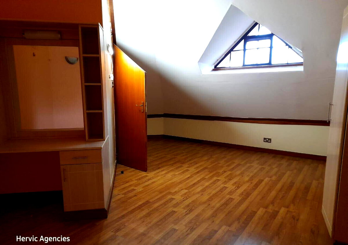 3BR Family Home with Backup Power & Ample Parking - Kileleshwa