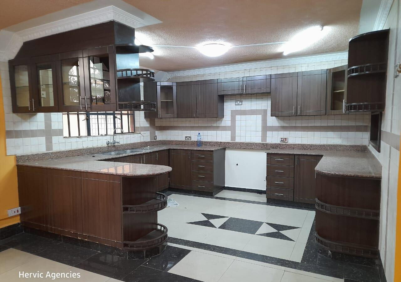 3BR Family Home with Backup Power & Ample Parking - Kileleshwa
