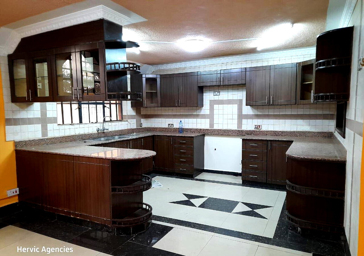 3BR Family Home with Backup Power & Ample Parking - Kileleshwa