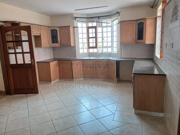 5bdrm Villa in Runda for rent