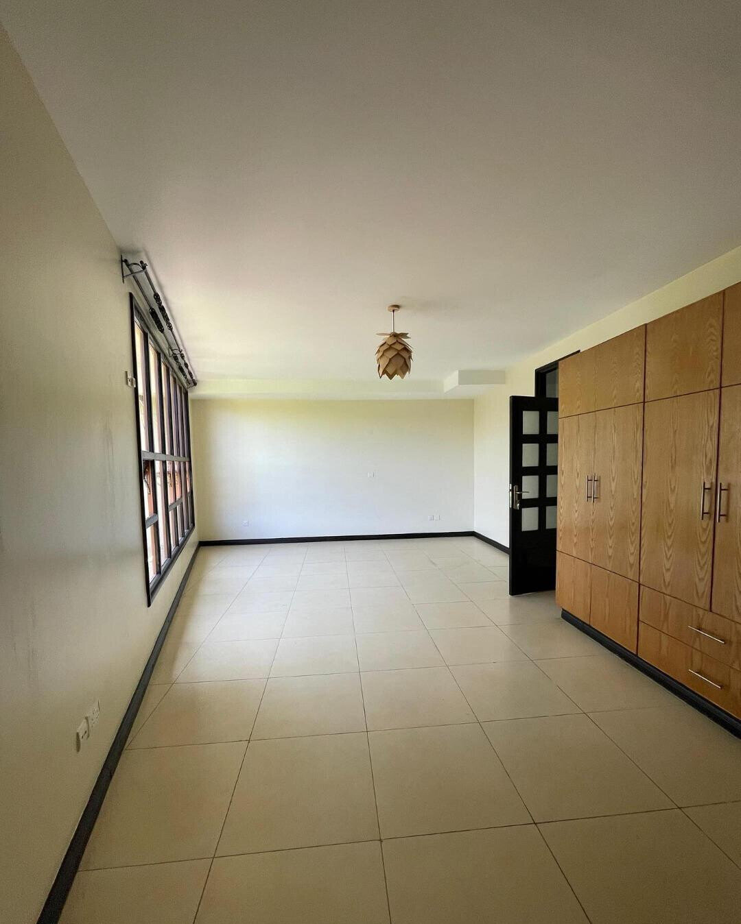 5-Bed Townhouse with Artificial Lake & Pool – Karen