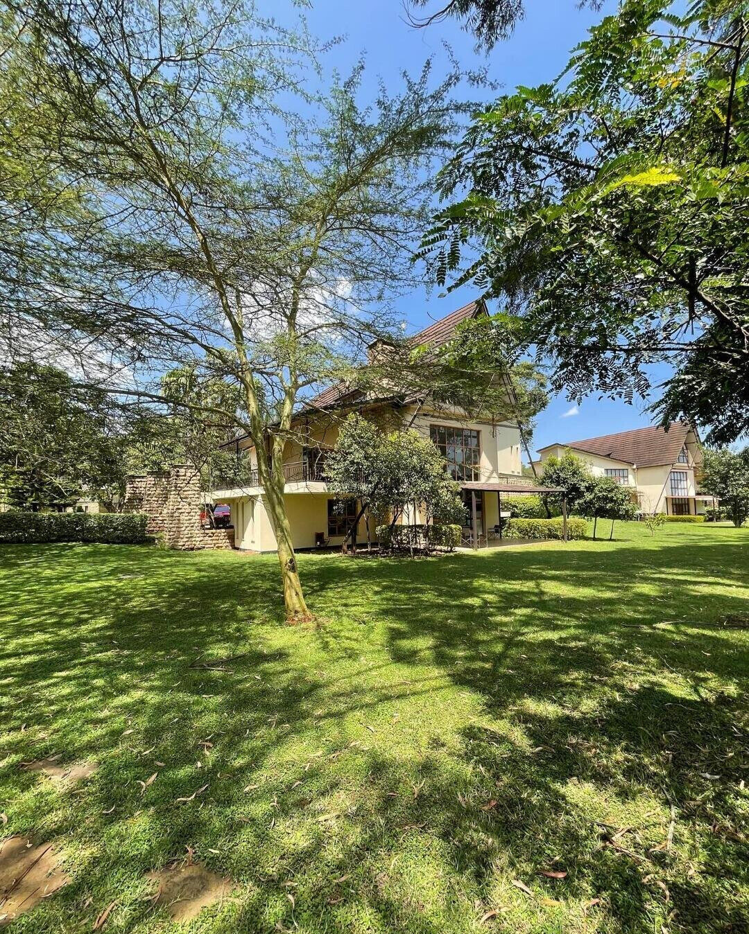 5-Bed Townhouse with Artificial Lake & Pool – Karen