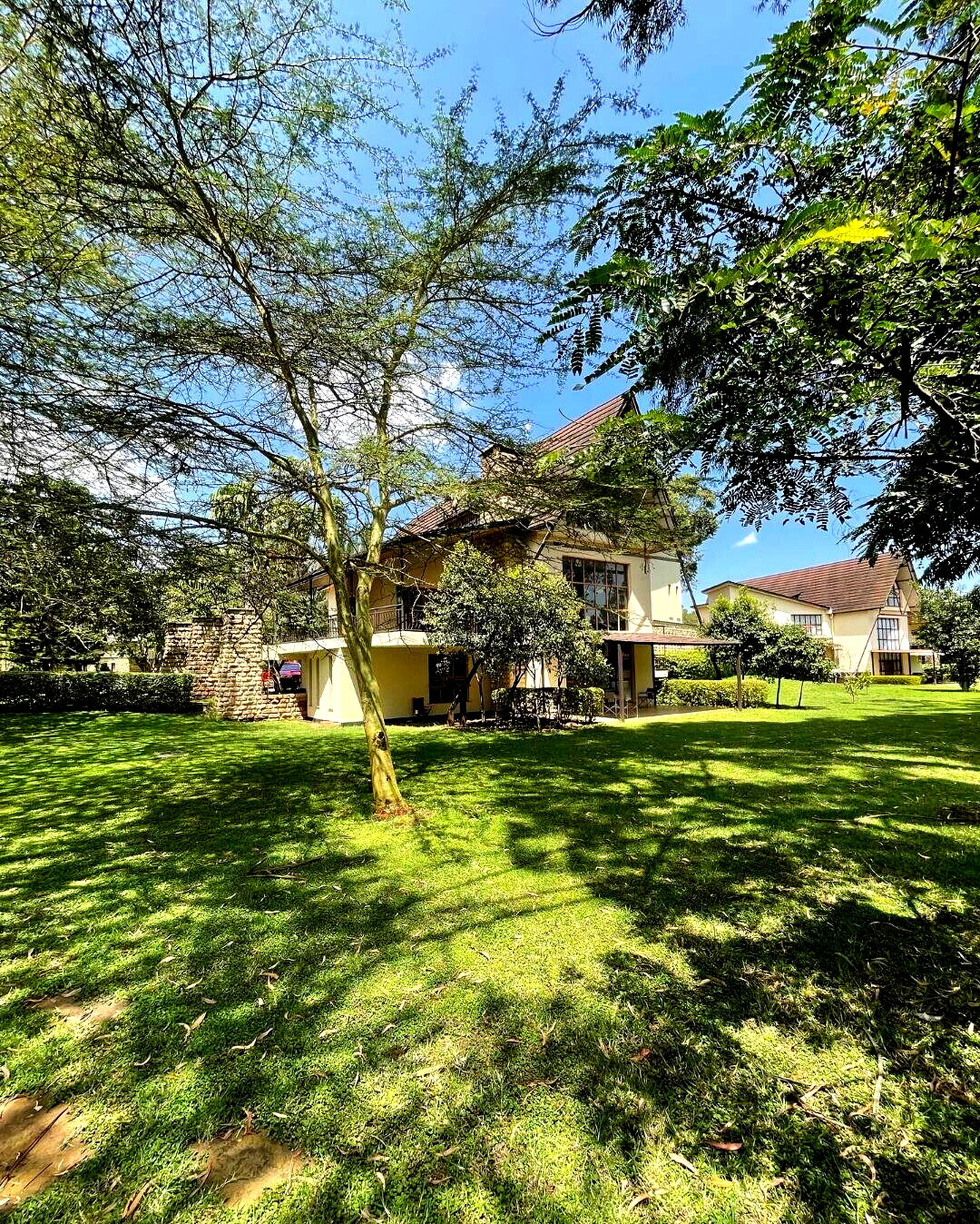5-Bed Townhouse with Artificial Lake & Pool – Karen
