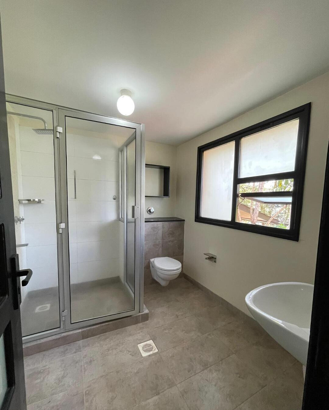 5-Bed Townhouse with Artificial Lake & Pool – Karen