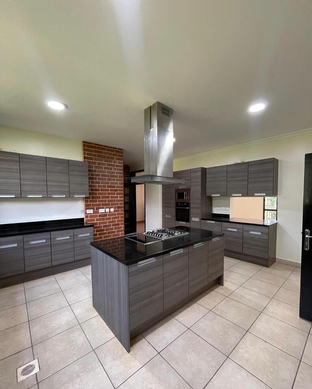 5-Bed Townhouse with Artificial Lake & Pool – Karen