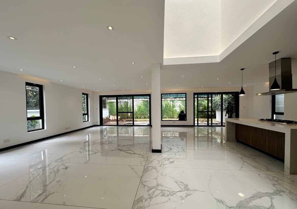 Luxury 4BR Townhouse with Garden