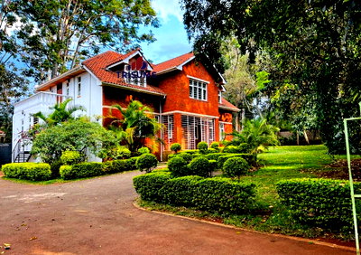 Half Acre 5BR Garden Home