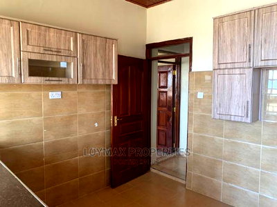 6bdrm Maisonette in Ngoigwa Estate for sale - Image 5