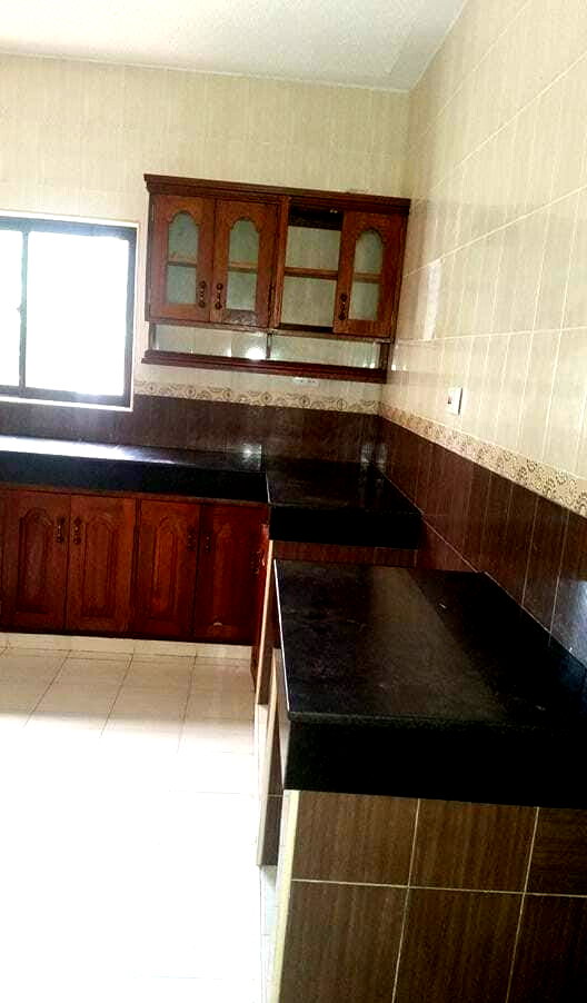 Half-Acre 4BR Maisonette with Borehole & Garden - Nyali