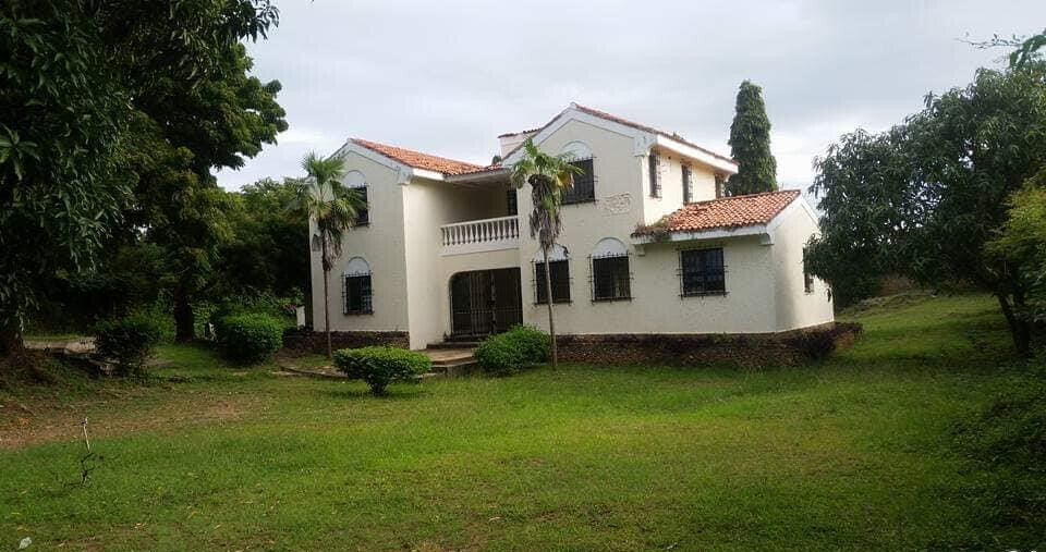 Half-Acre 4BR Maisonette with Borehole & Garden - Nyali