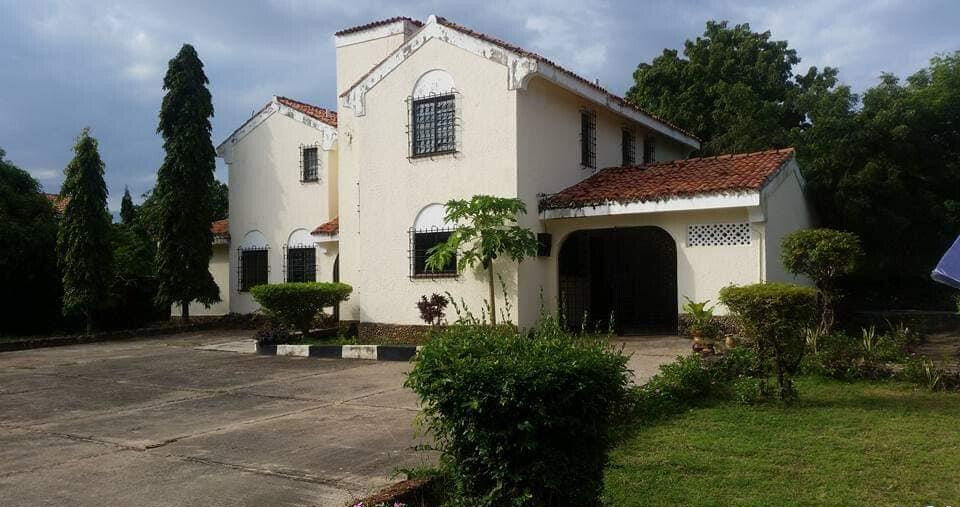Half-Acre 4BR Maisonette with Borehole & Garden - Nyali